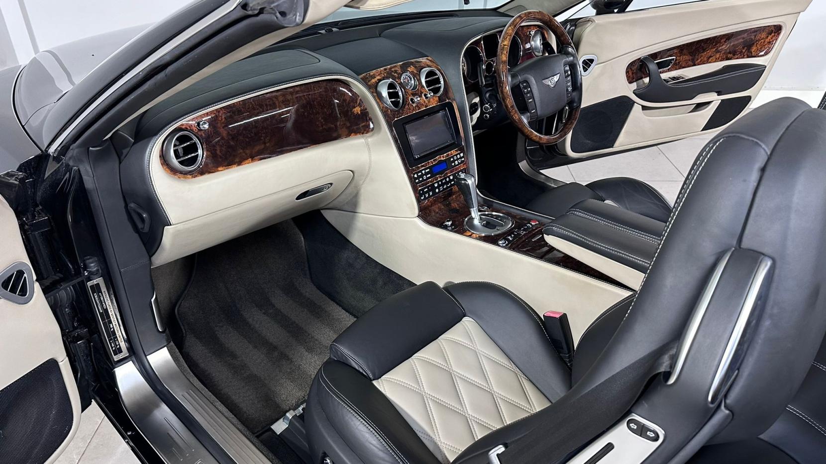 Bentley Continental 6.0 W12 GTC Convertible 2dr Petrol Auto 4WD Euro 4 (560 ps)