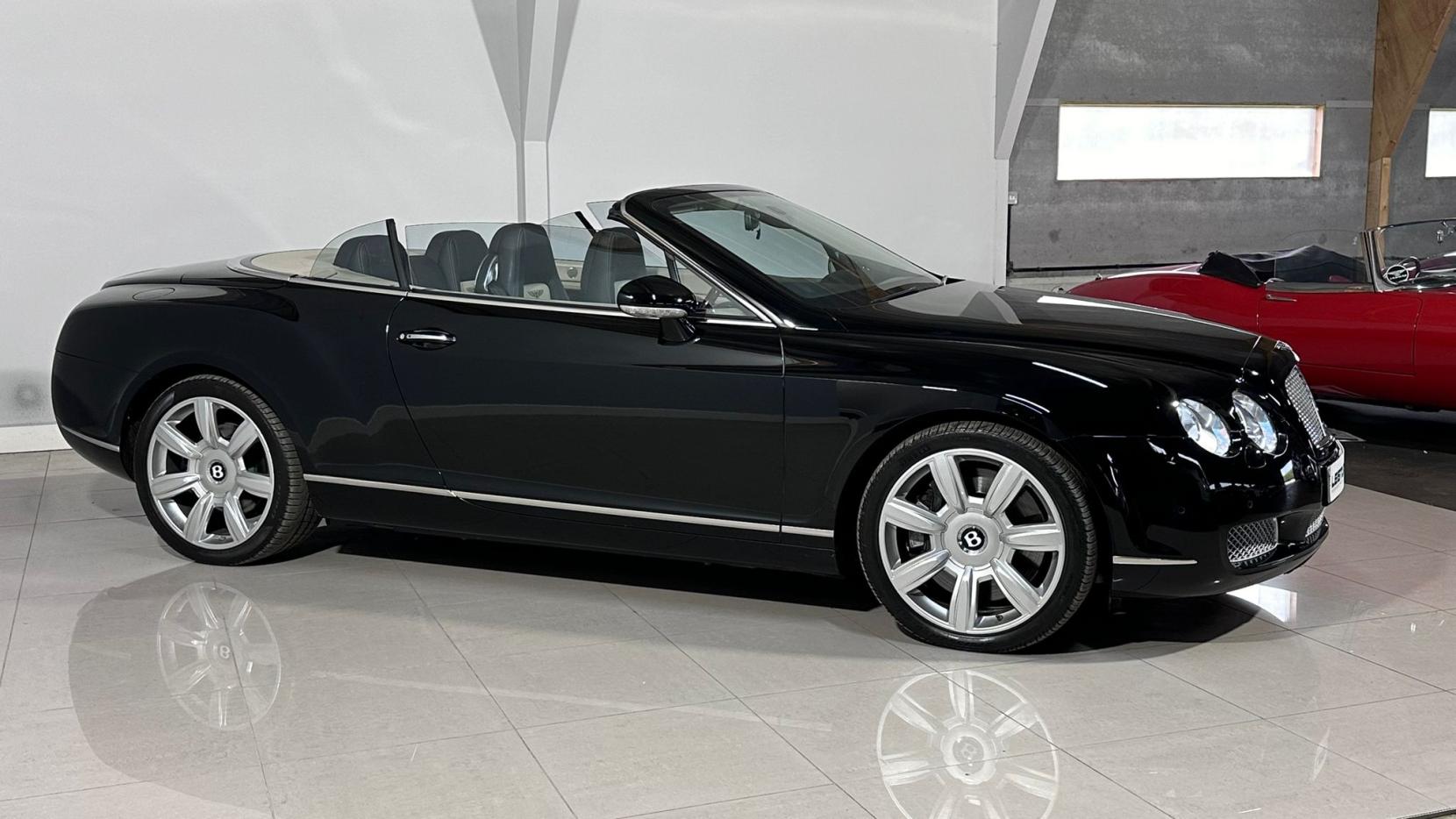 Bentley Continental 6.0 W12 GTC Convertible 2dr Petrol Auto 4WD Euro 4 (560 ps)