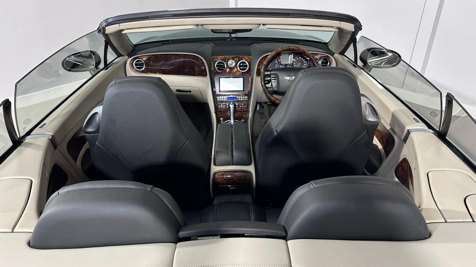 Bentley Continental 6.0 W12 GTC Convertible 2dr Petrol Auto 4WD Euro 4 (560 ps)