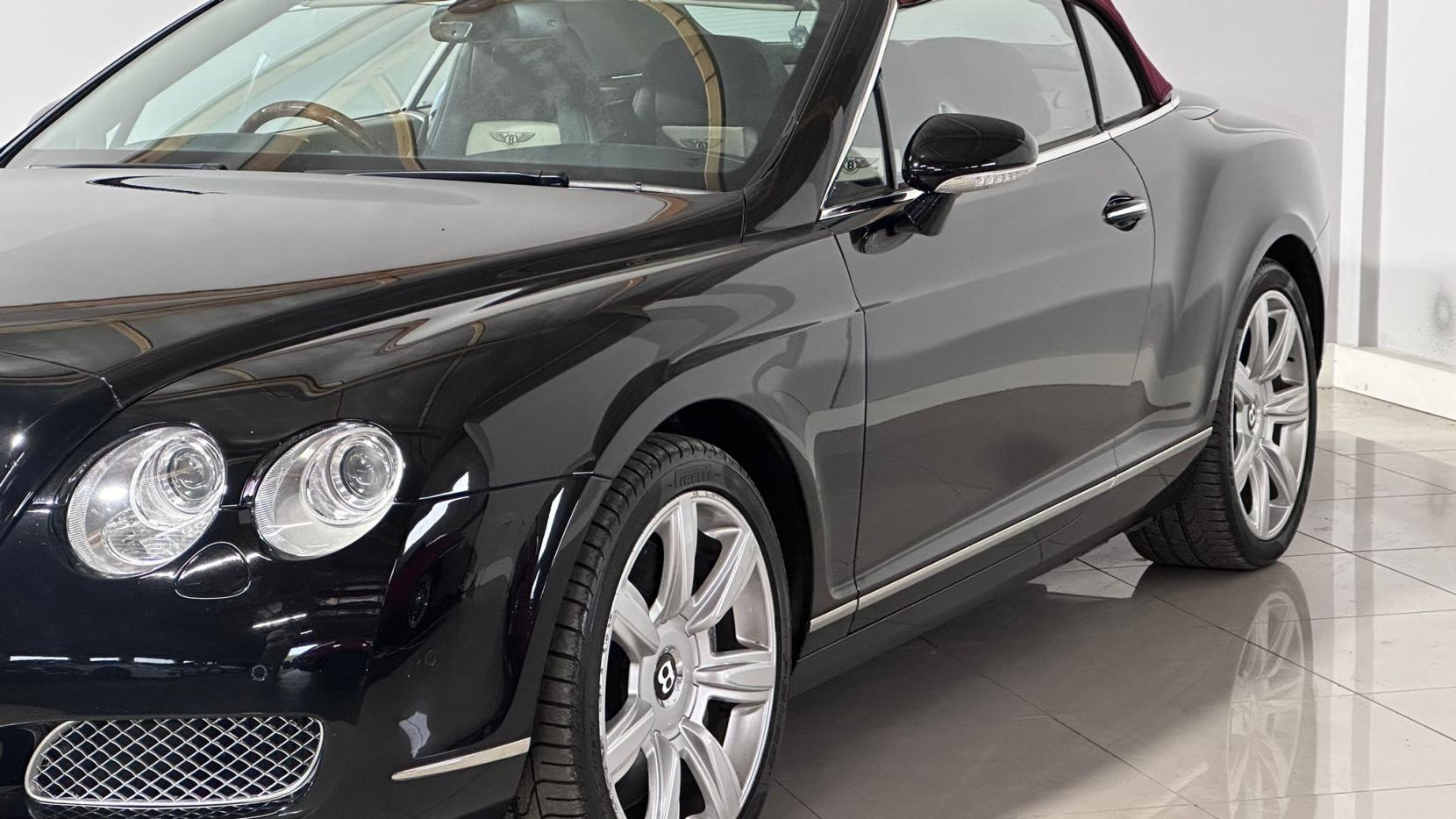 Bentley Continental 6.0 W12 GTC Convertible 2dr Petrol Auto 4WD Euro 4 (560 ps)
