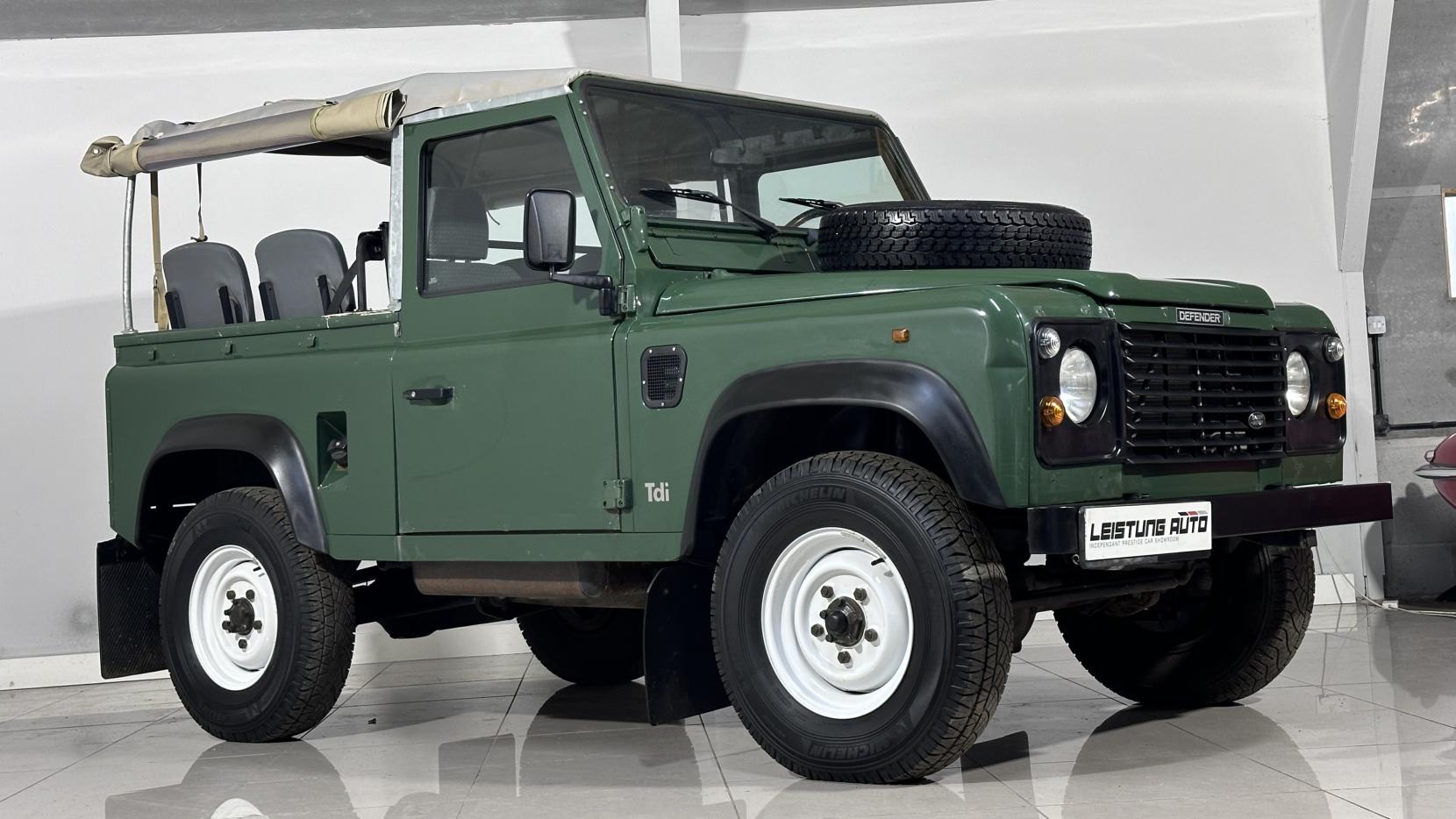 Land Rover Defender 90 2.5 TDi Pickup 2dr Diesel Manual (111 bhp)