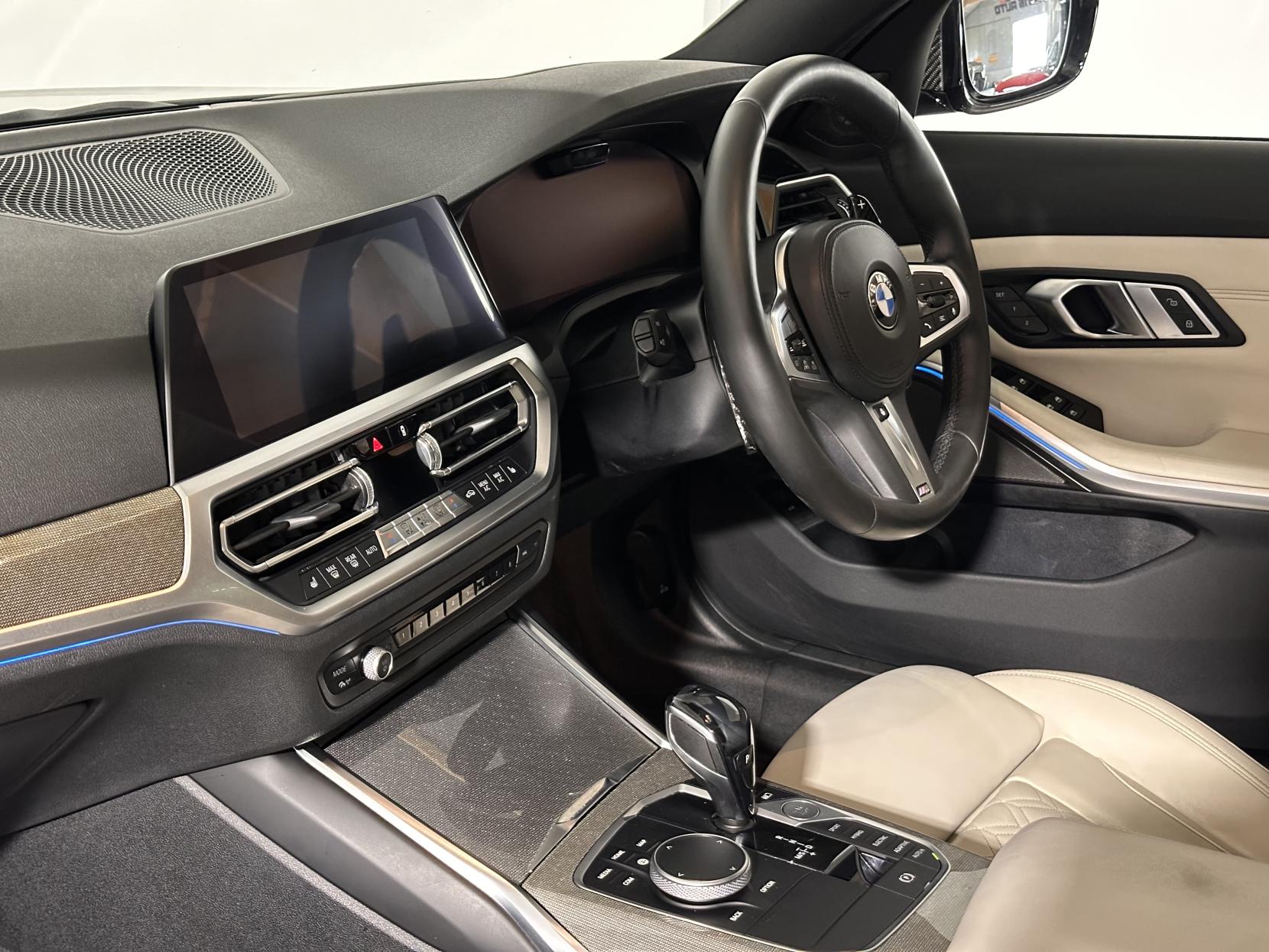 BMW 3 Series 2.0 330e 12kWh M Sport Pro Edition Touring 5dr Petrol Plug-in Hybrid Auto Euro 6 (s/s) (292 ps)