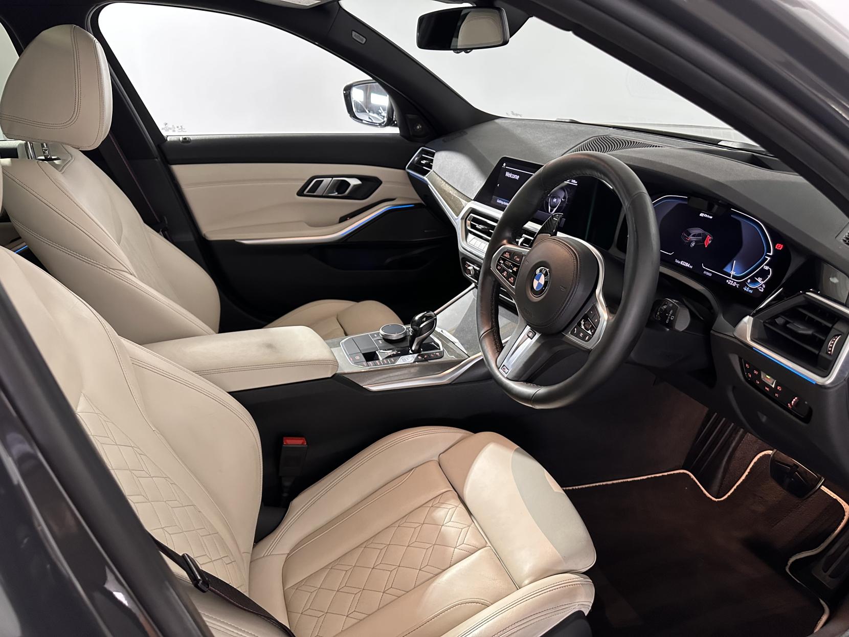 BMW 3 Series 2.0 330e 12kWh M Sport Pro Edition Touring 5dr Petrol Plug-in Hybrid Auto Euro 6 (s/s) (292 ps)