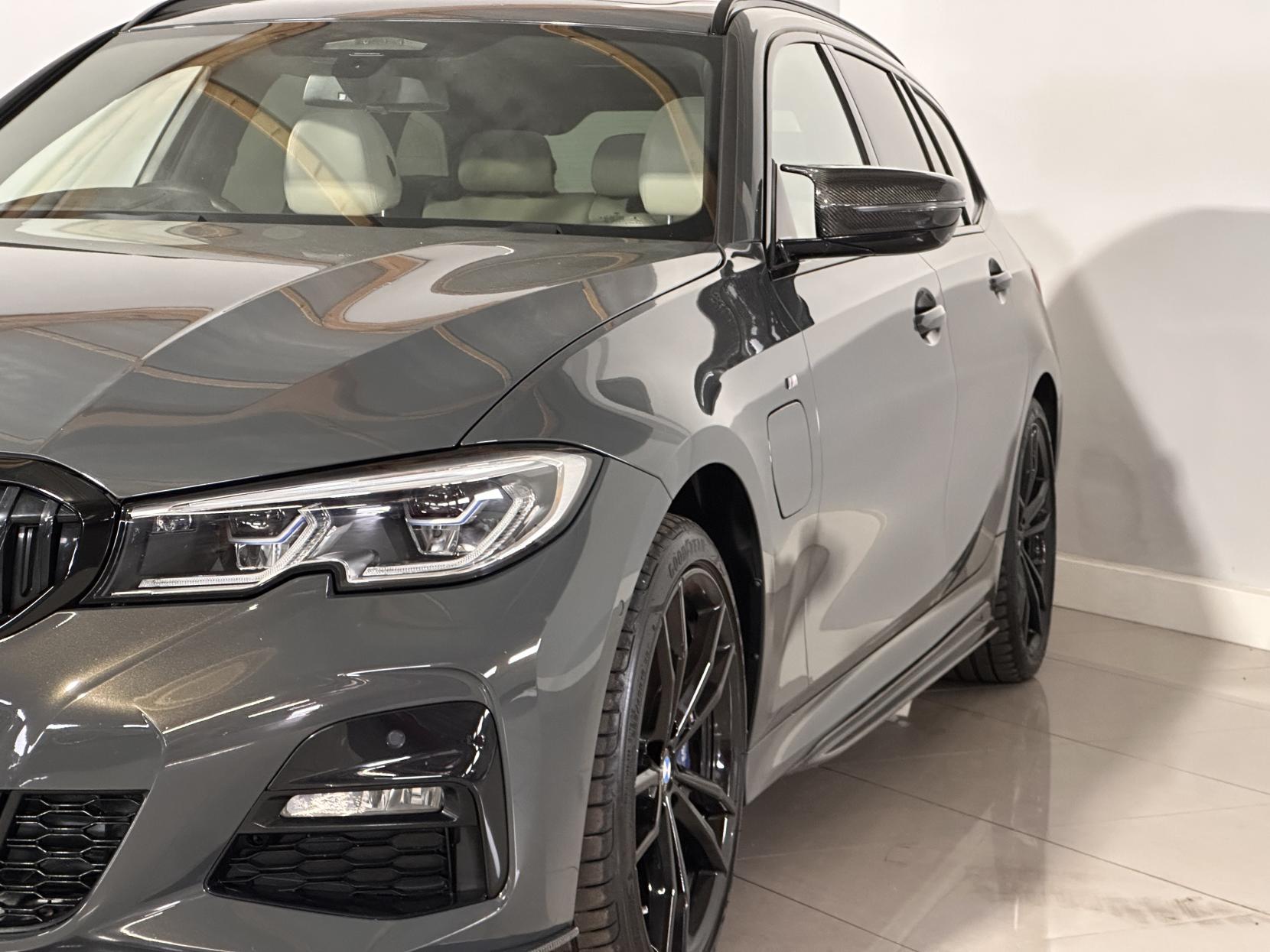 BMW 3 Series 2.0 330e 12kWh M Sport Pro Edition Touring 5dr Petrol Plug-in Hybrid Auto Euro 6 (s/s) (292 ps)
