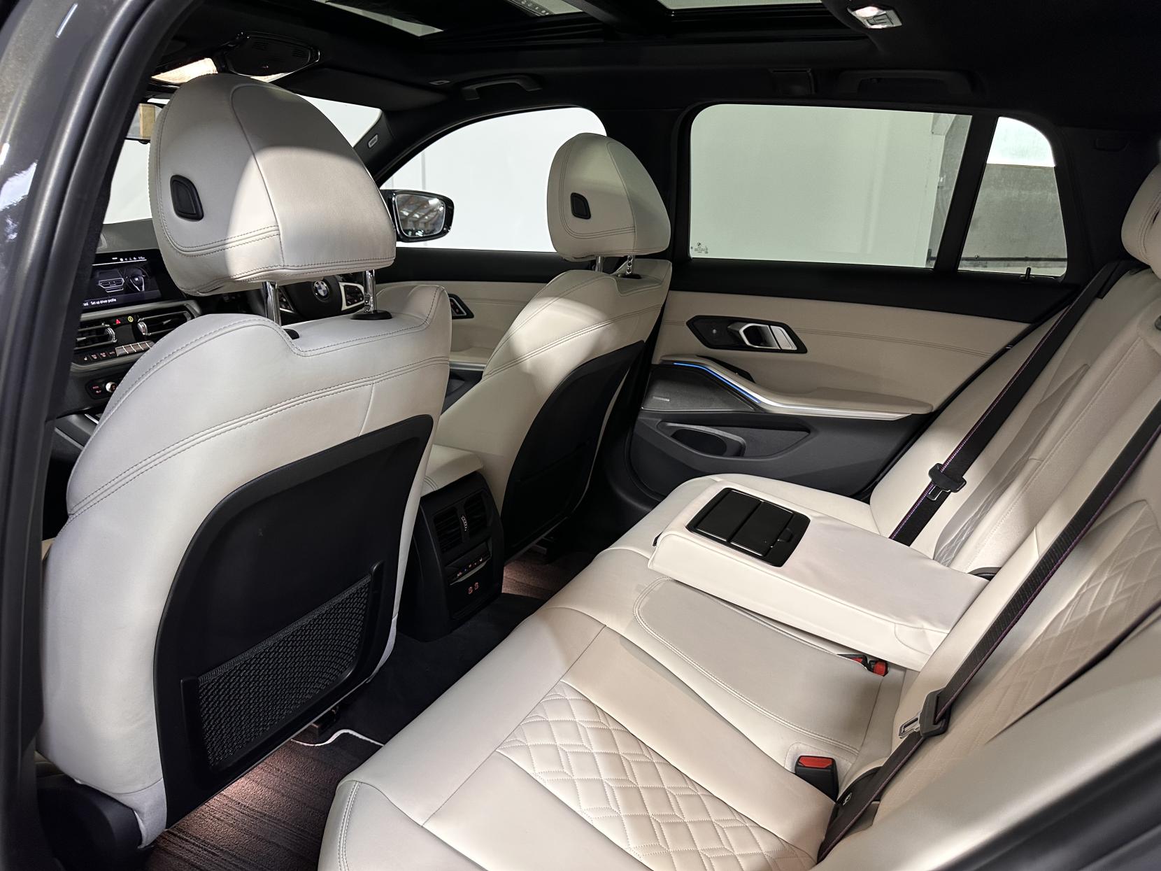 BMW 3 Series 2.0 330e 12kWh M Sport Pro Edition Touring 5dr Petrol Plug-in Hybrid Auto Euro 6 (s/s) (292 ps)