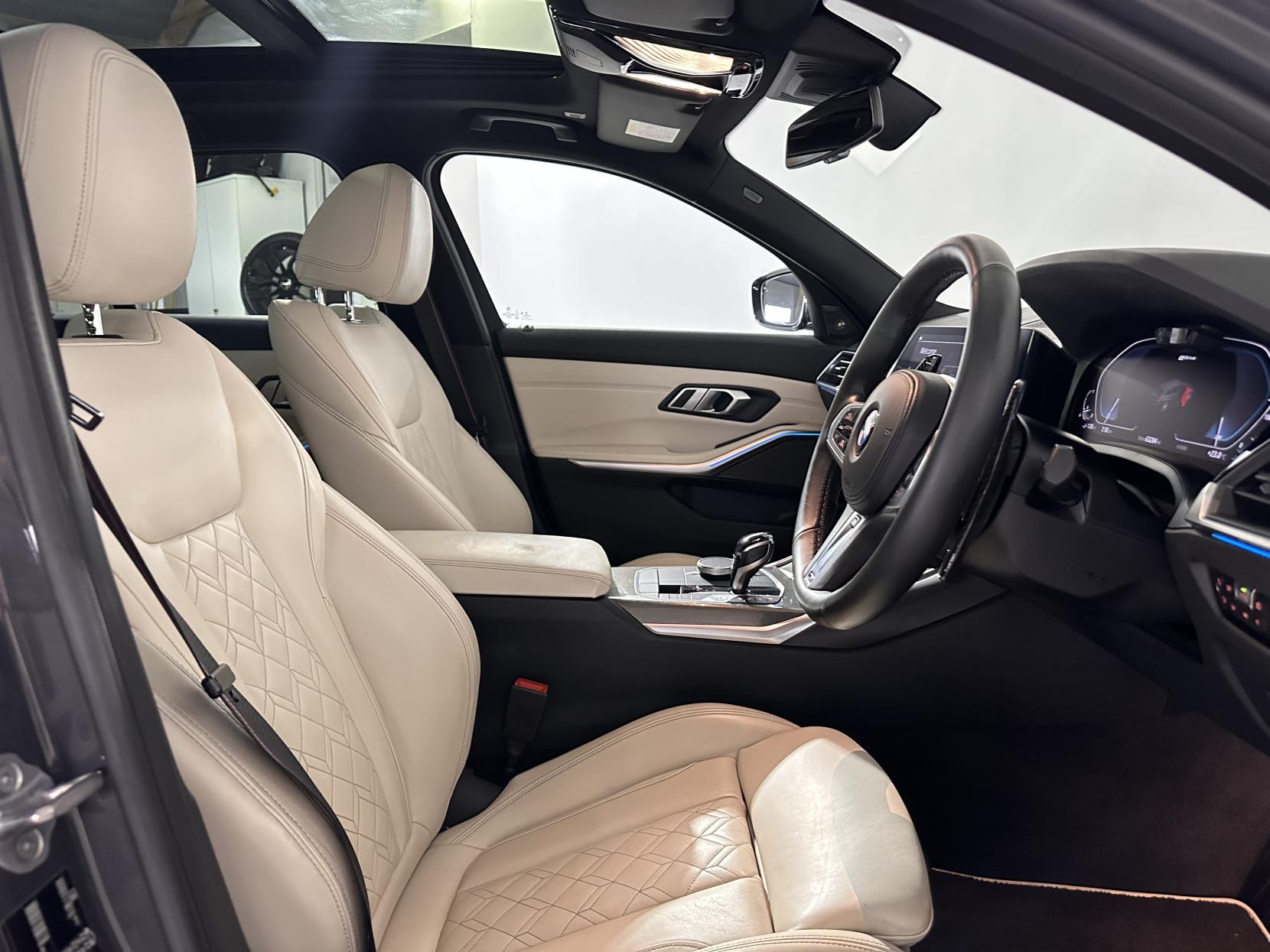 BMW 3 Series 2.0 330e 12kWh M Sport Pro Edition Touring 5dr Petrol Plug-in Hybrid Auto Euro 6 (s/s) (292 ps)