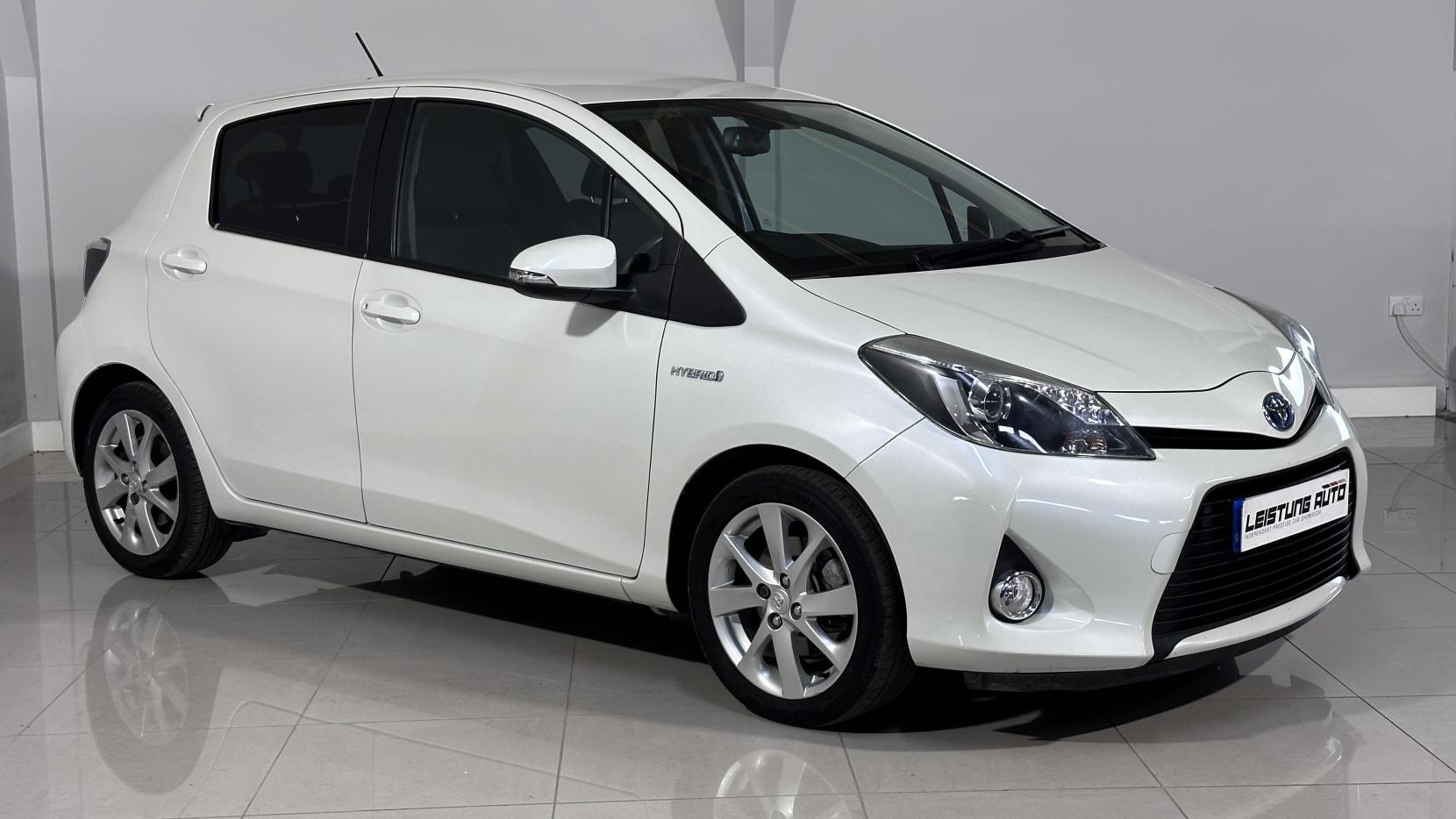 Toyota Yaris 1.5 VVT-h T Spirit Hatchback 5dr Petrol Hybrid CVT Euro 5 (101 ps)