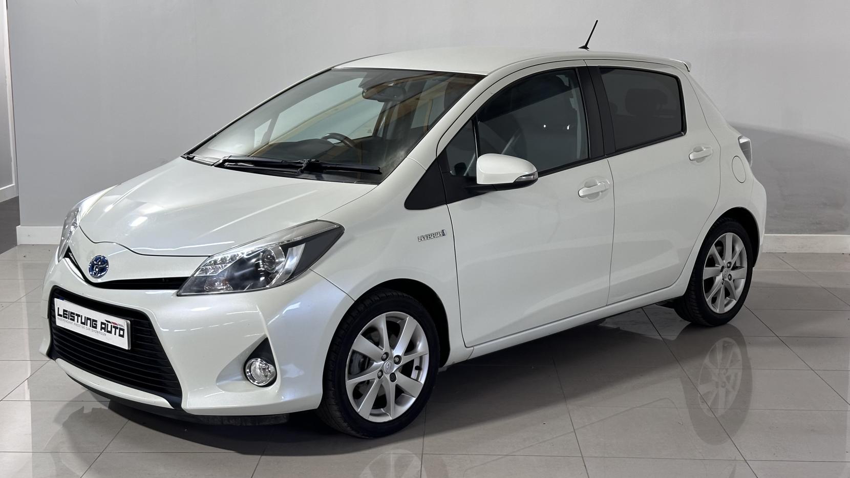 Toyota Yaris 1.5 VVT-h T Spirit Hatchback 5dr Petrol Hybrid CVT Euro 5 (101 ps)