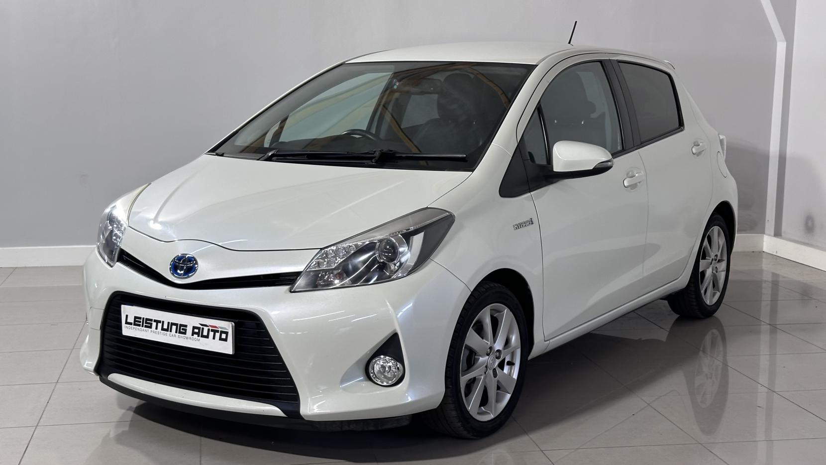 Toyota Yaris 1.5 VVT-h T Spirit Hatchback 5dr Petrol Hybrid CVT Euro 5 (101 ps)