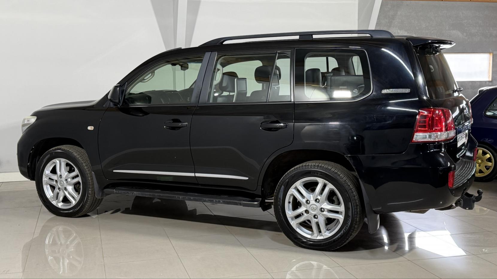 Toyota Land Cruiser 4.5 D-4D V8 60th Anniversary SUV 5dr Diesel Auto 4WD Euro 4 (286 ps)