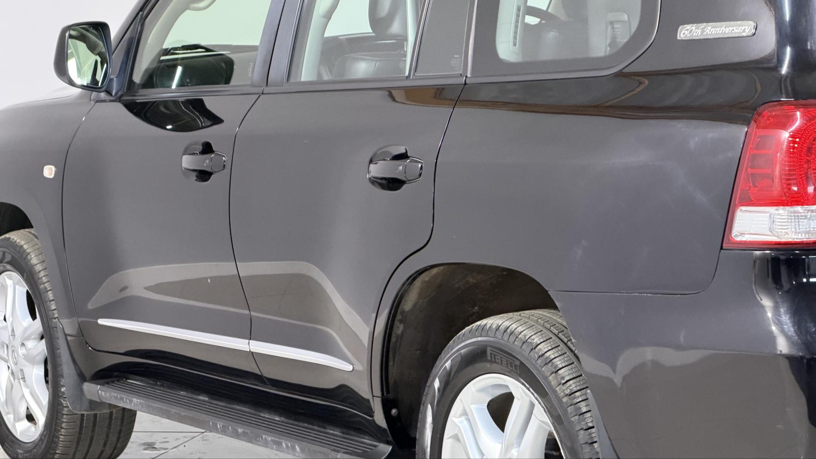 Toyota Land Cruiser 4.5 D-4D V8 60th Anniversary SUV 5dr Diesel Auto 4WD Euro 4 (286 ps)