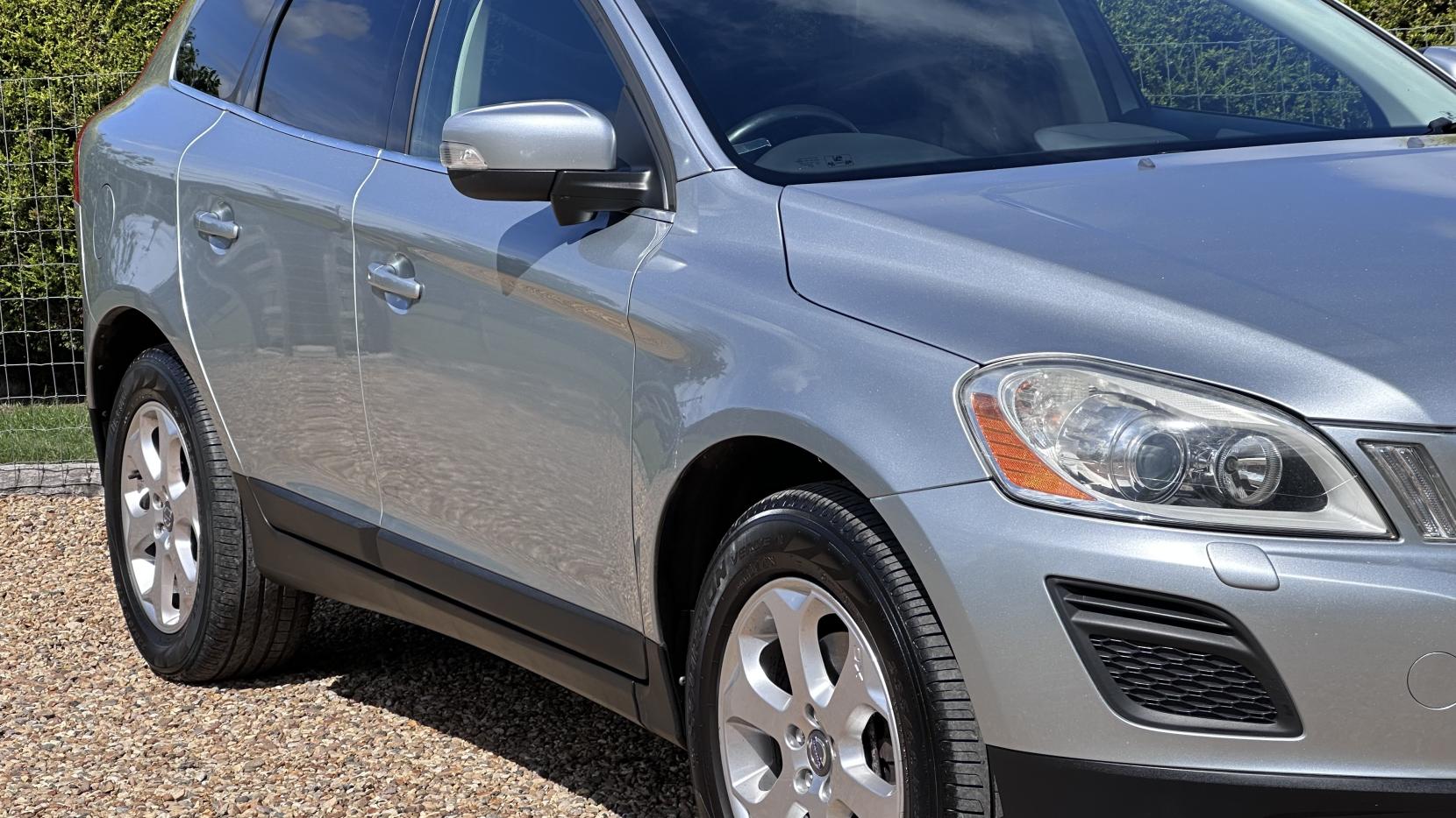 Volvo XC60 2.0 D3 DRIVe SE Lux SUV 5dr Diesel Manual Euro 5 (163 ps)