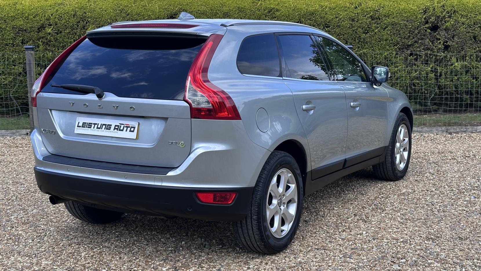 Volvo XC60 2.0 D3 DRIVe SE Lux SUV 5dr Diesel Manual Euro 5 (163 ps)