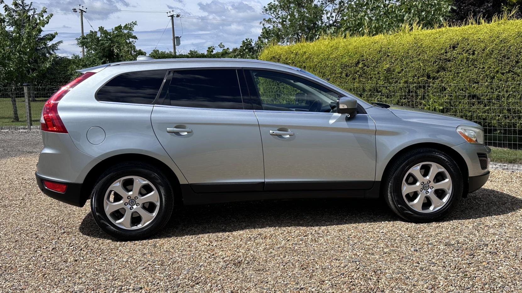 Volvo XC60 2.0 D3 DRIVe SE Lux SUV 5dr Diesel Manual Euro 5 (163 ps)