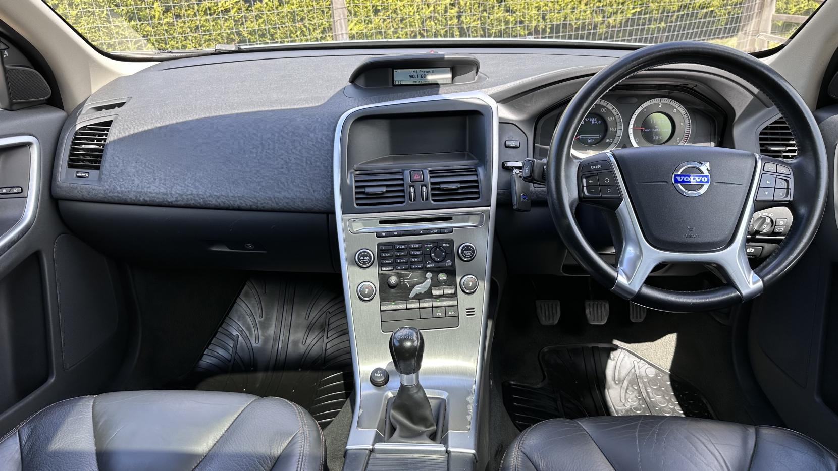 Volvo XC60 2.0 D3 DRIVe SE Lux SUV 5dr Diesel Manual Euro 5 (163 ps)
