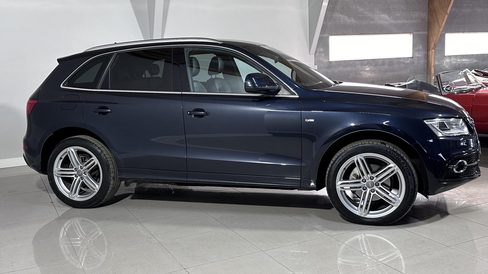 Audi Q5 2.0 TDI S line Plus SUV 5dr Diesel Manual quattro Euro 5 (s/s) (177 ps)