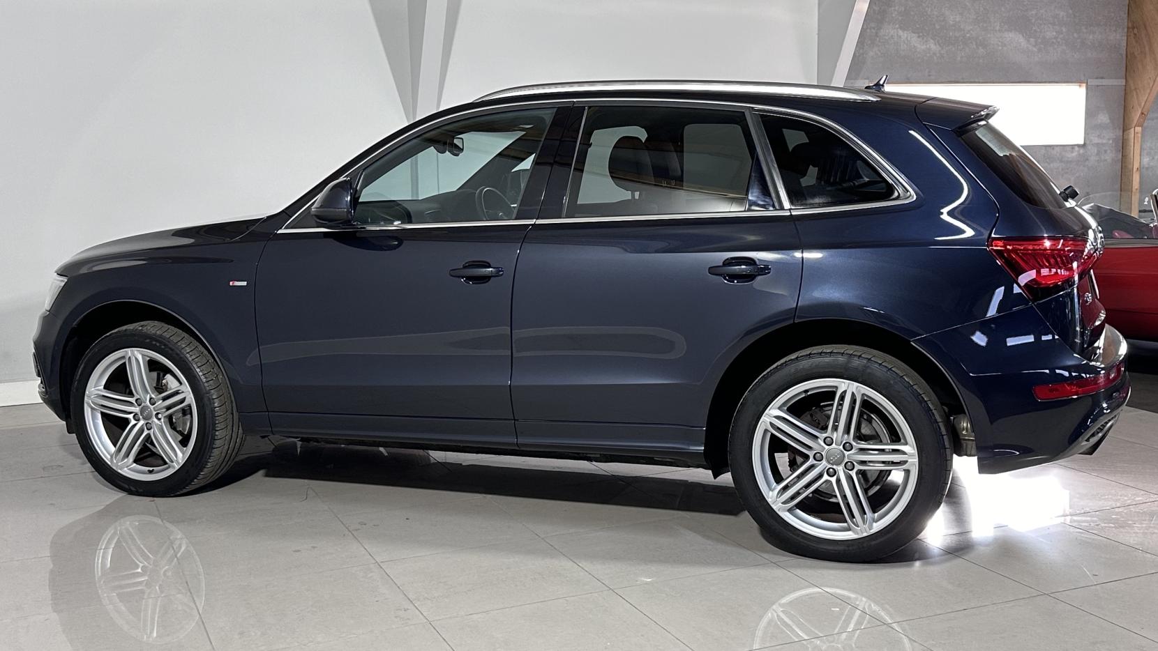 Audi Q5 2.0 TDI S line Plus SUV 5dr Diesel Manual quattro Euro 5 (s/s) (177 ps)