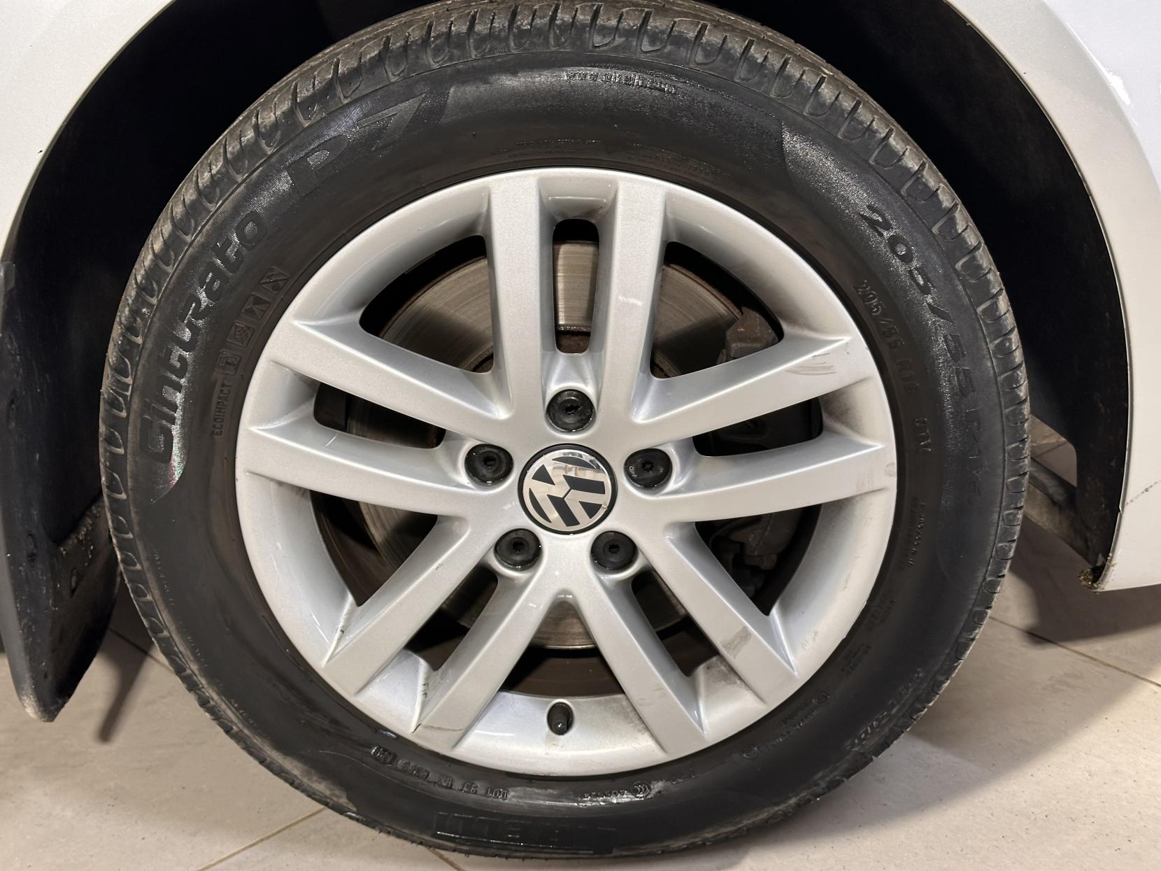 Volkswagen Touran 2.0 TDI SE MPV 5dr Diesel Manual Euro 5 (140 ps)