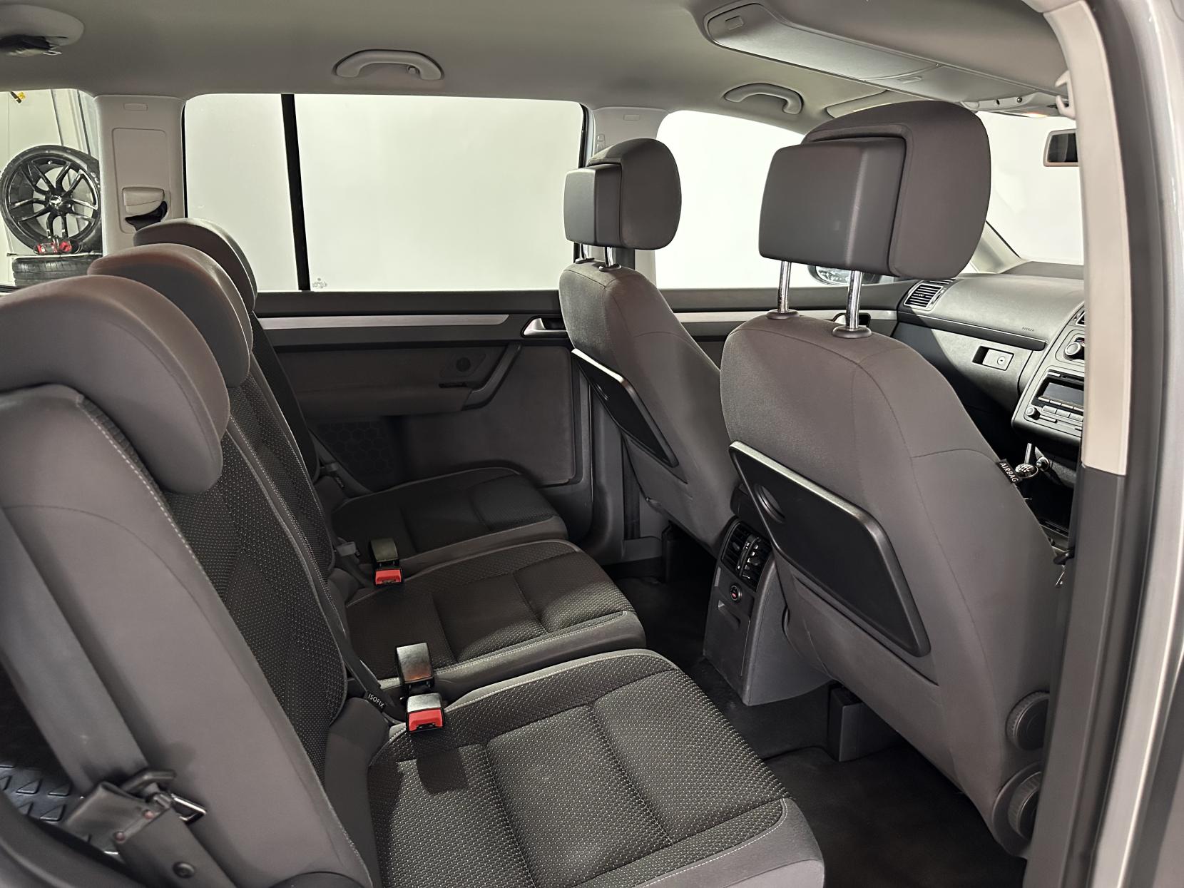 Volkswagen Touran 2.0 TDI SE MPV 5dr Diesel Manual Euro 5 (140 ps)