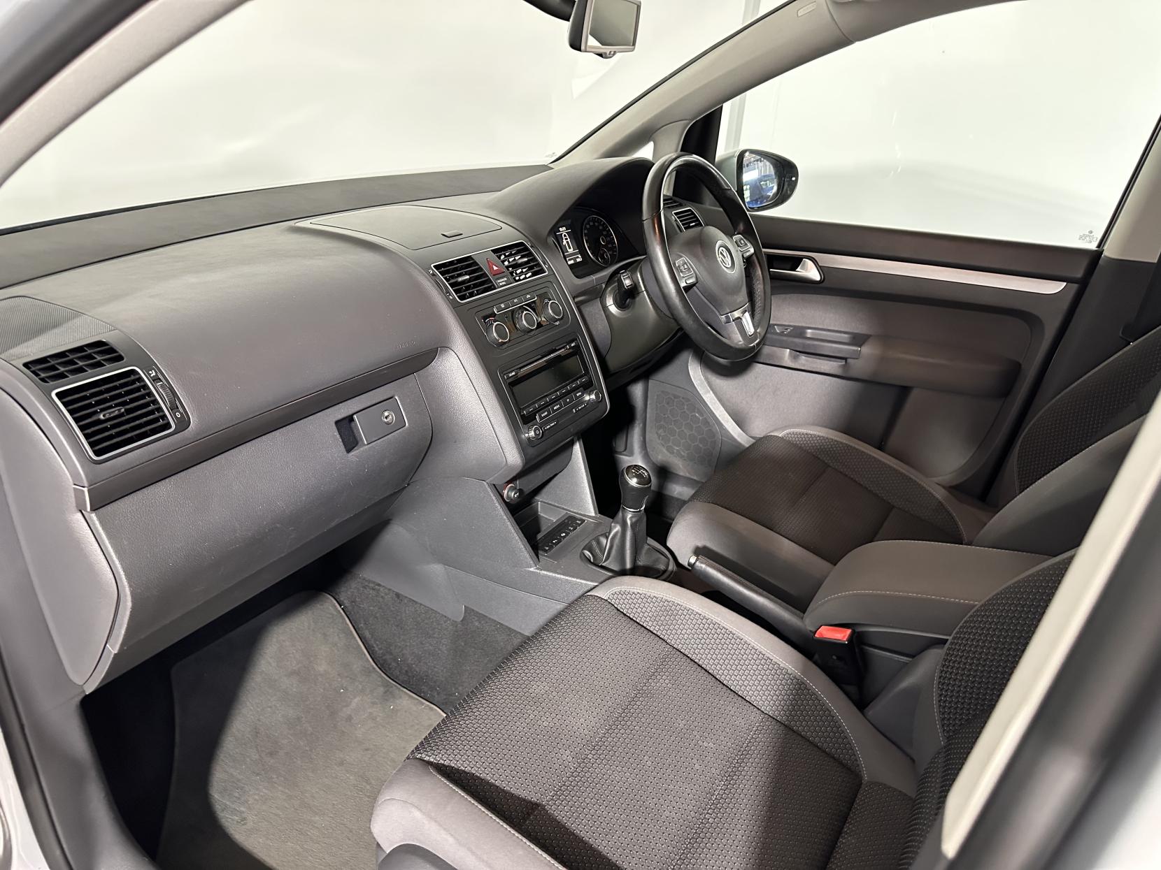 Volkswagen Touran 2.0 TDI SE MPV 5dr Diesel Manual Euro 5 (140 ps)