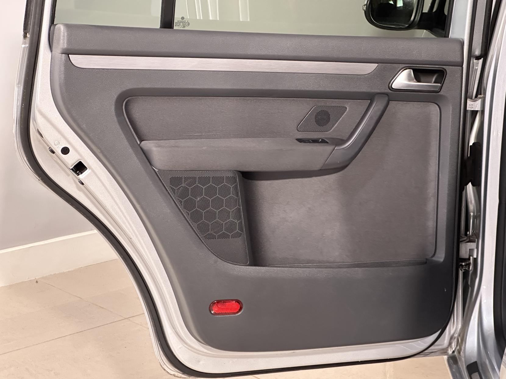 Volkswagen Touran 2.0 TDI SE MPV 5dr Diesel Manual Euro 5 (140 ps)