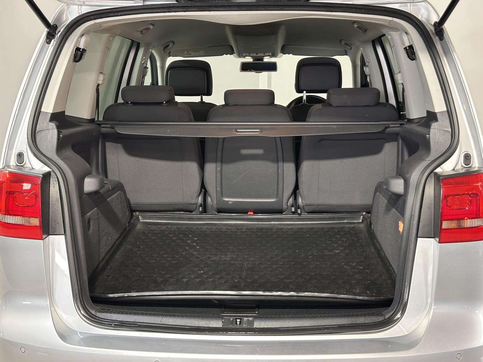 Volkswagen Touran 2.0 TDI SE MPV 5dr Diesel Manual Euro 5 (140 ps)