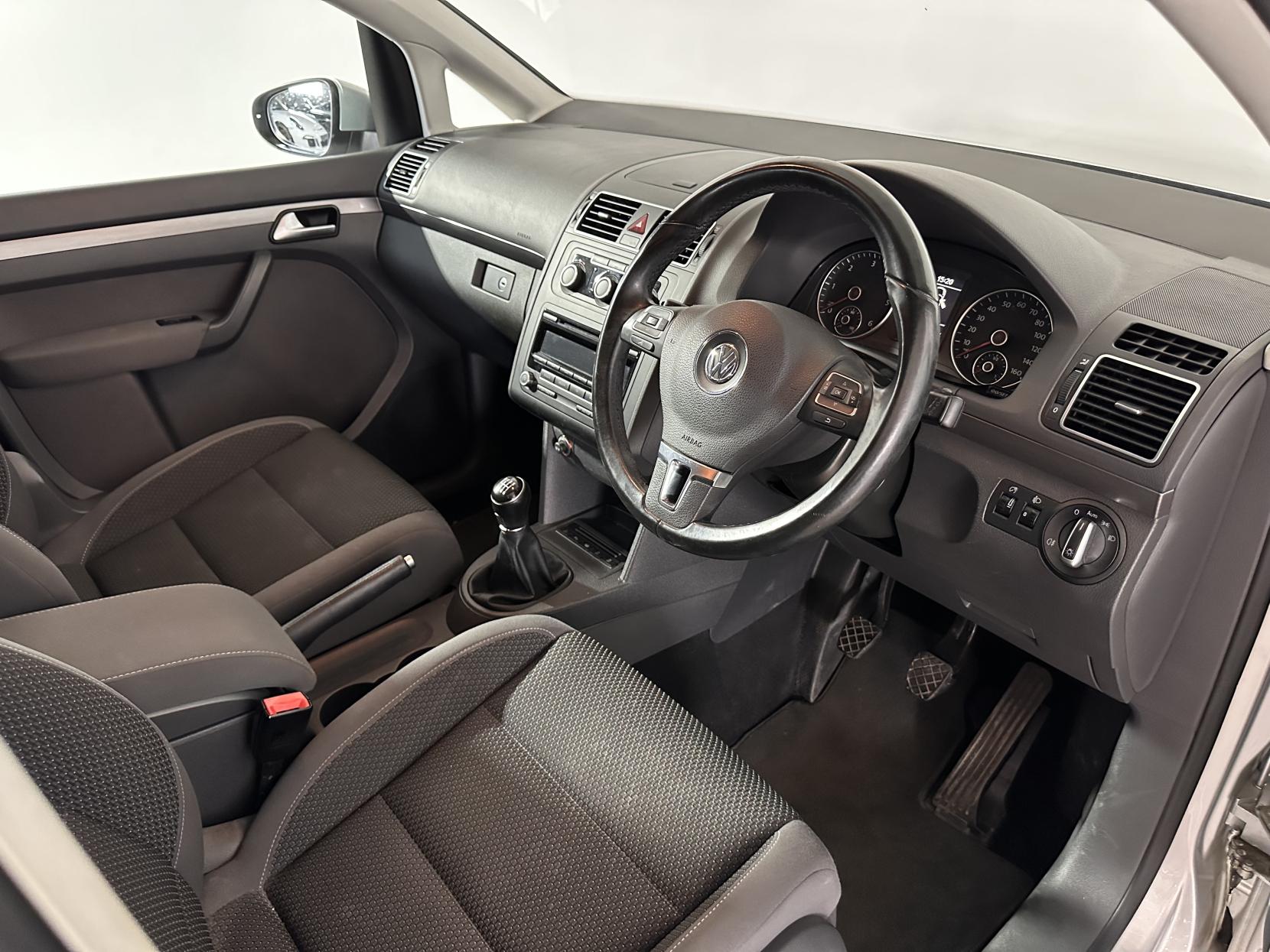 Volkswagen Touran 2.0 TDI SE MPV 5dr Diesel Manual Euro 5 (140 ps)