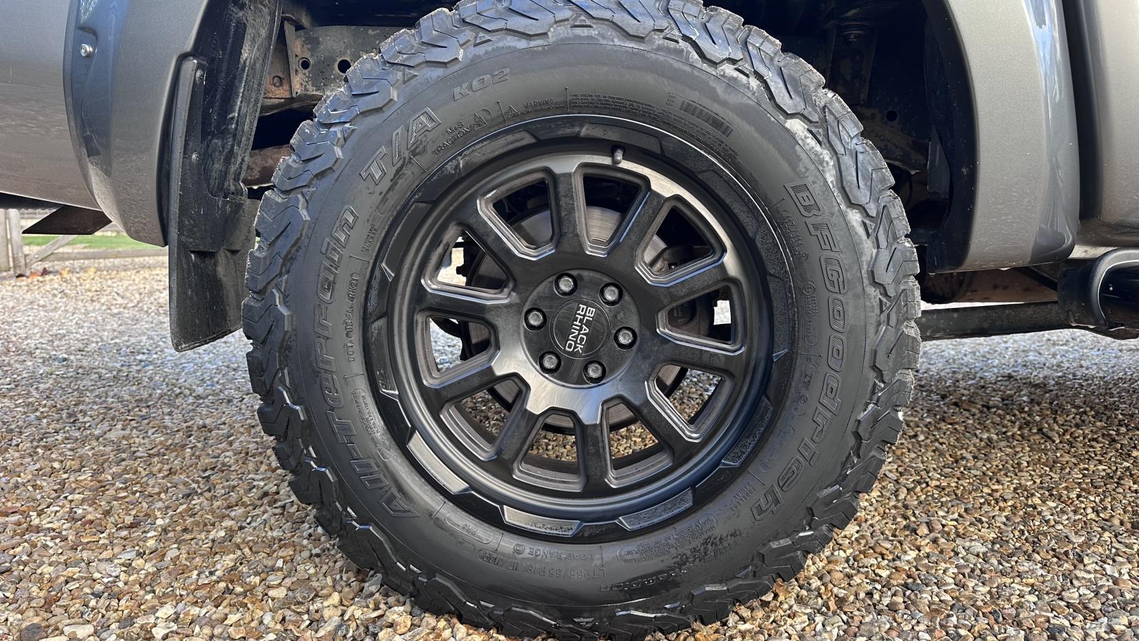 Nissan Navara 2.3 dCi Tekna Pickup Double Cab 4dr Diesel Auto 4WD Euro 6 (190 ps)