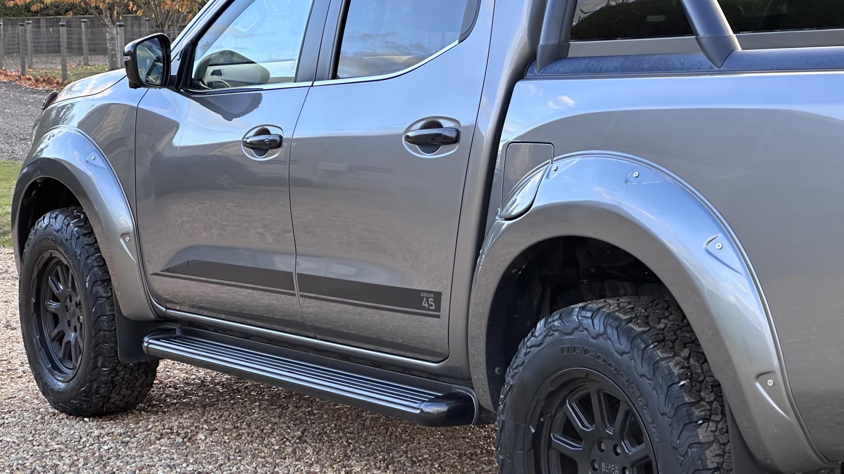 Nissan Navara 2.3 dCi Tekna Pickup Double Cab 4dr Diesel Auto 4WD Euro 6 (190 ps)