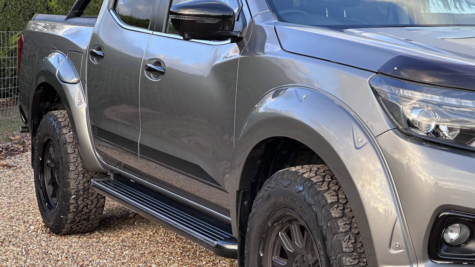 Nissan Navara 2.3 dCi Tekna Pickup Double Cab 4dr Diesel Auto 4WD Euro 6 (190 ps)