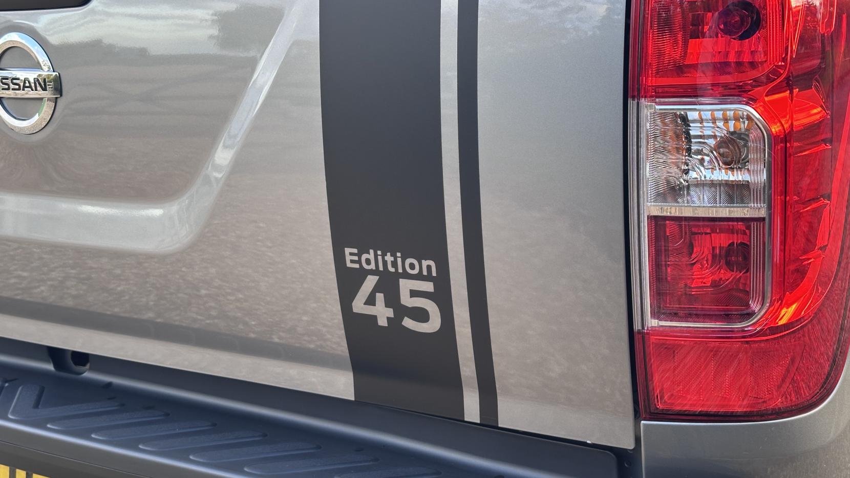 Nissan Navara 2.3 dCi Tekna Pickup Double Cab 4dr Diesel Auto 4WD Euro 6 (190 ps)