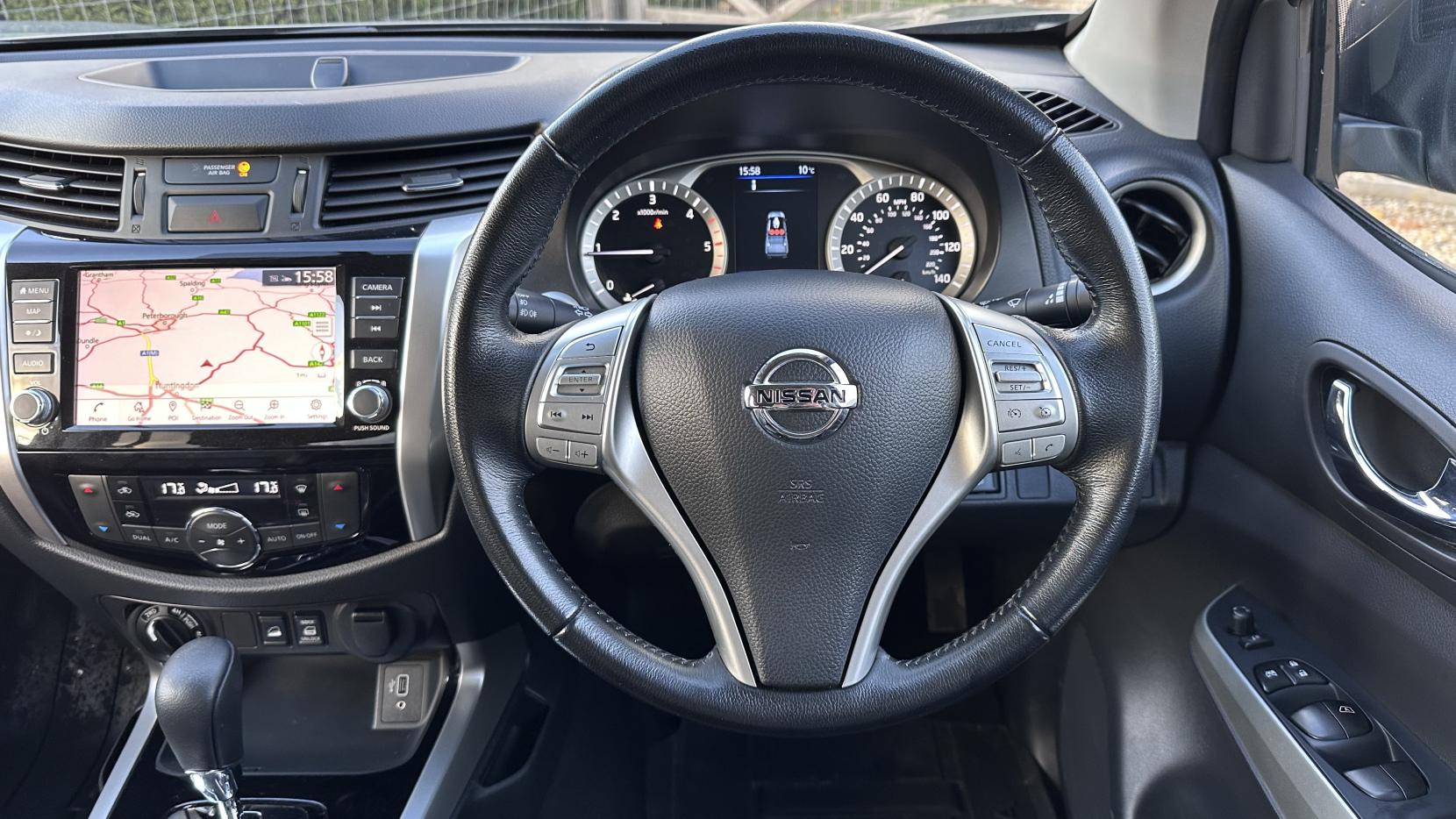 Nissan Navara 2.3 dCi Tekna Pickup Double Cab 4dr Diesel Auto 4WD Euro 6 (190 ps)