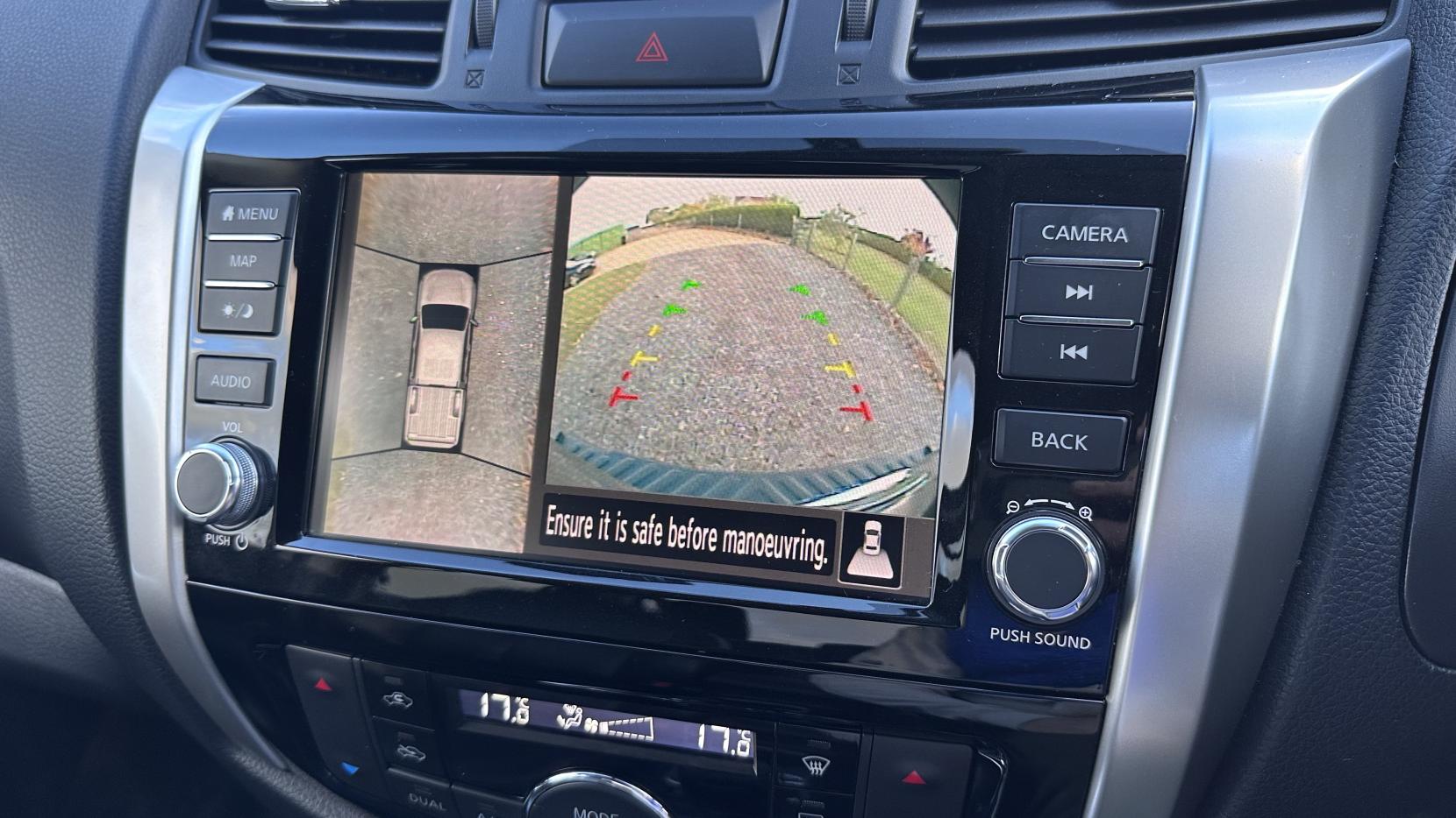 Nissan Navara 2.3 dCi Tekna Pickup Double Cab 4dr Diesel Auto 4WD Euro 6 (190 ps)