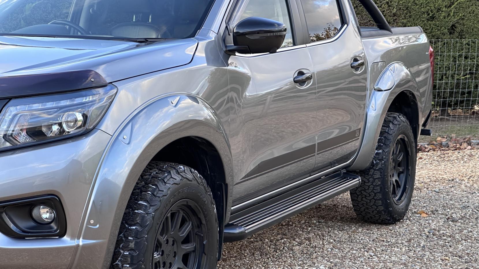 Nissan Navara 2.3 dCi Tekna Pickup Double Cab 4dr Diesel Auto 4WD Euro 6 (190 ps)