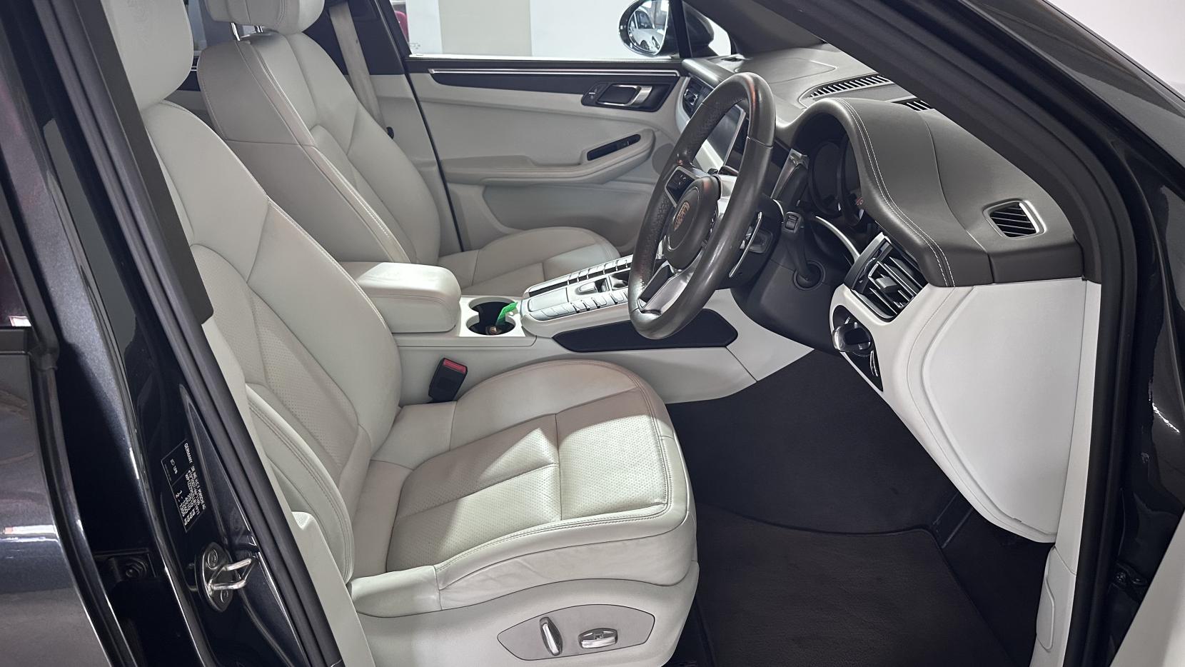 Porsche Macan 2.0T SUV 5dr Petrol PDK 4WD Euro 6 (s/s) (245 ps)
