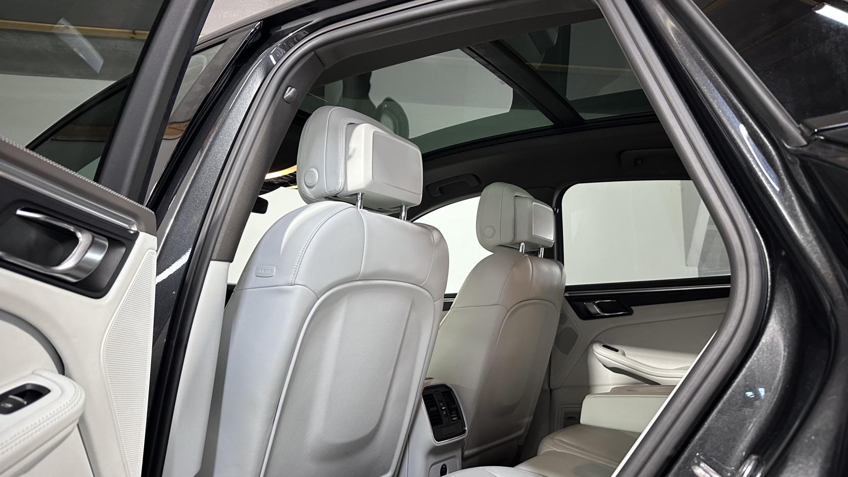 Porsche Macan 2.0T SUV 5dr Petrol PDK 4WD Euro 6 (s/s) (245 ps)