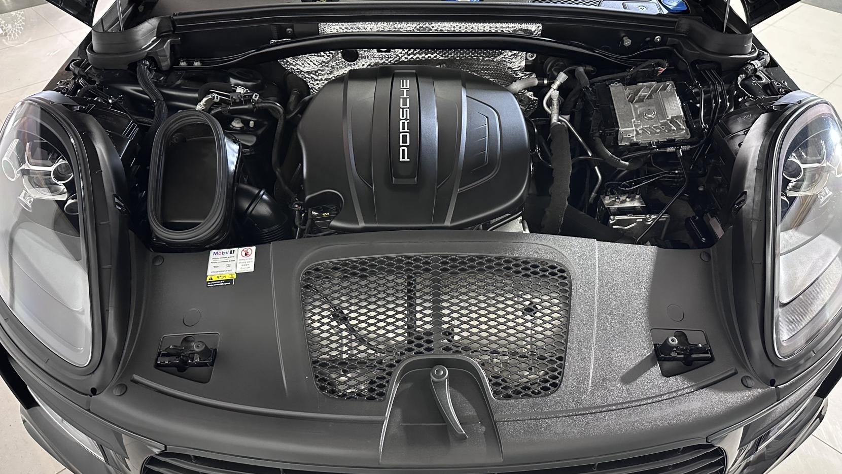Porsche Macan 2.0T SUV 5dr Petrol PDK 4WD Euro 6 (s/s) (245 ps)