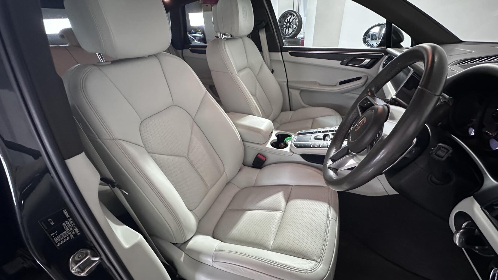 Porsche Macan 2.0T SUV 5dr Petrol PDK 4WD Euro 6 (s/s) (245 ps)