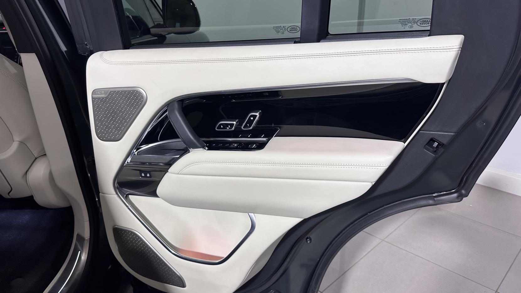 Land Rover Range Rover 3.0 D350 MHEV Autobiography SUV 5dr Diesel Auto 4WD Euro 6 (s/s) (350 ps)