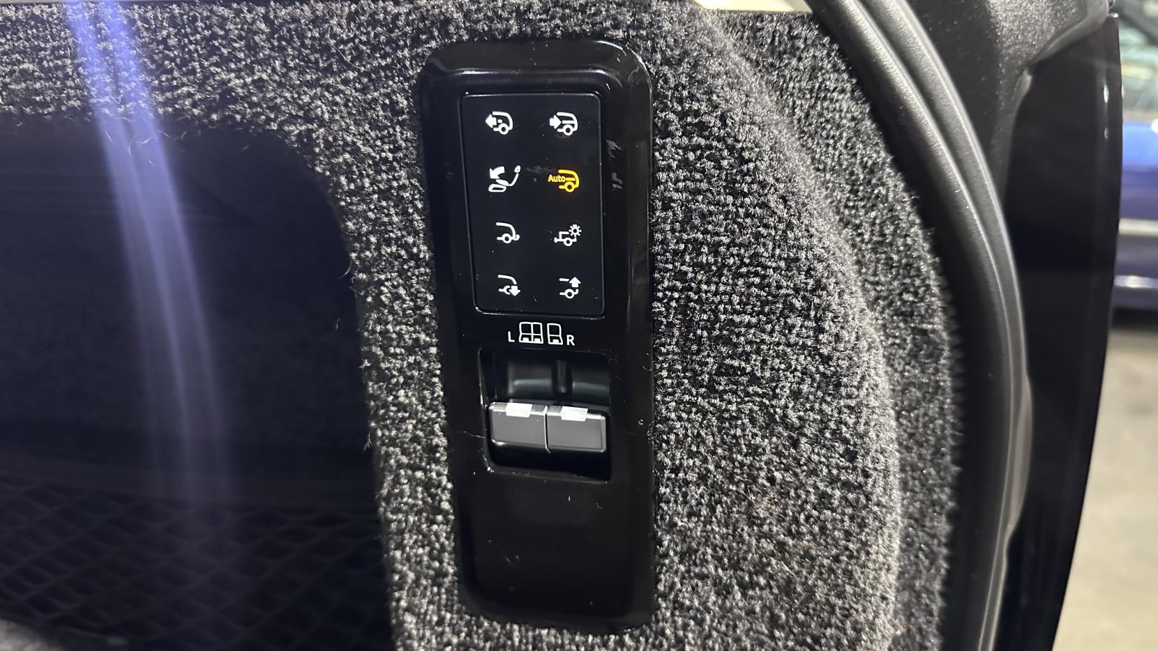 Land Rover Range Rover 3.0 D350 MHEV Autobiography SUV 5dr Diesel Auto 4WD Euro 6 (s/s) (350 ps)