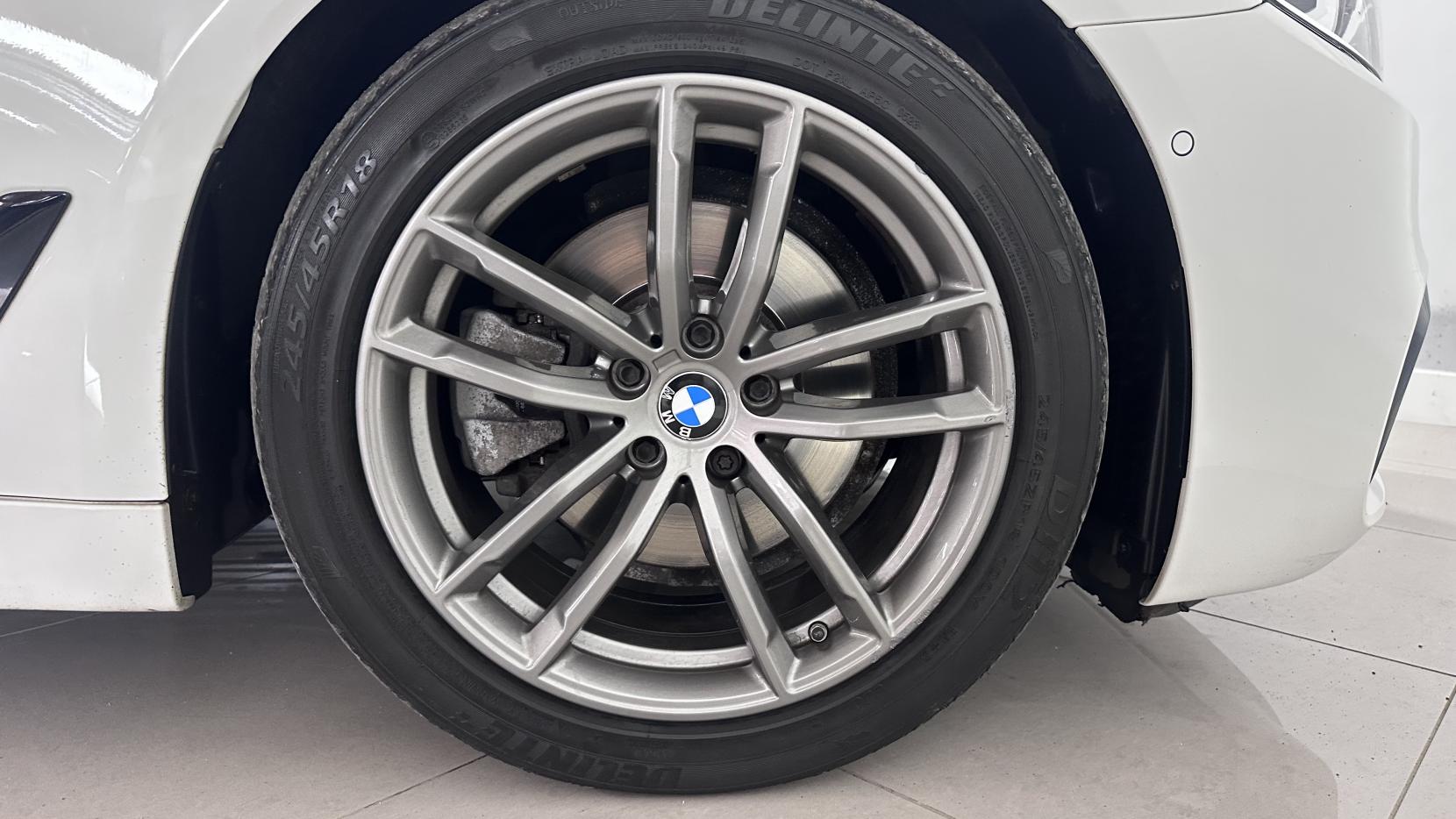 BMW 5 Series 2.0 520d M Sport Touring 5dr Diesel Auto Euro 6 (s/s) (190 ps)