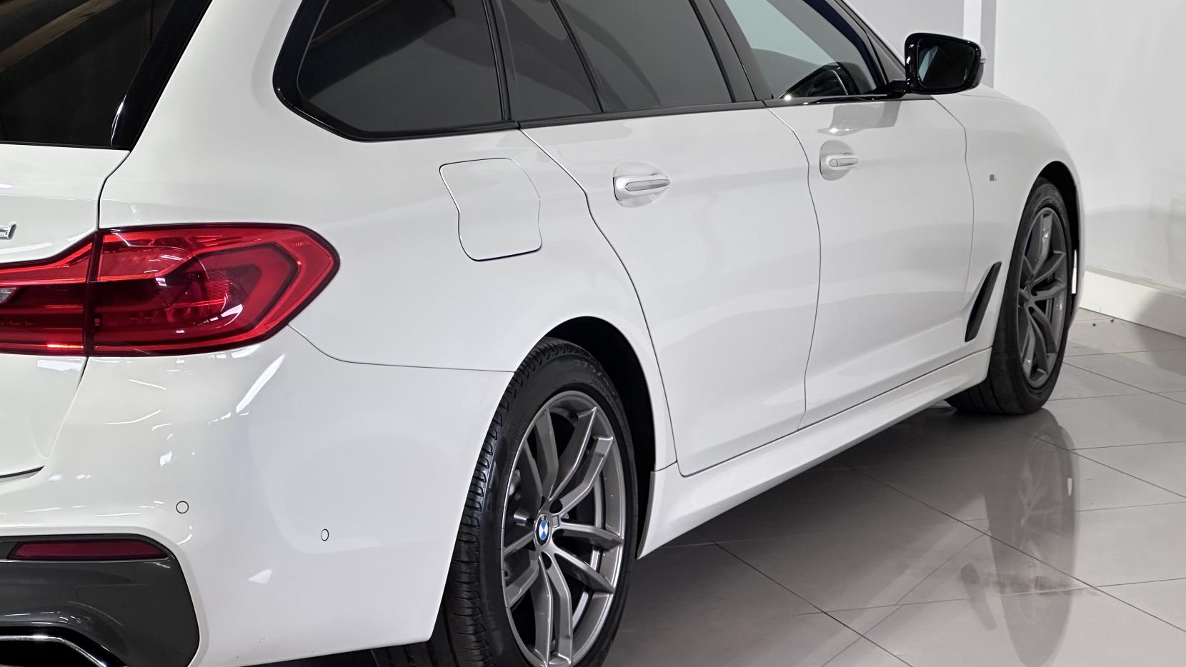 BMW 5 Series 2.0 520d M Sport Touring 5dr Diesel Auto Euro 6 (s/s) (190 ps)