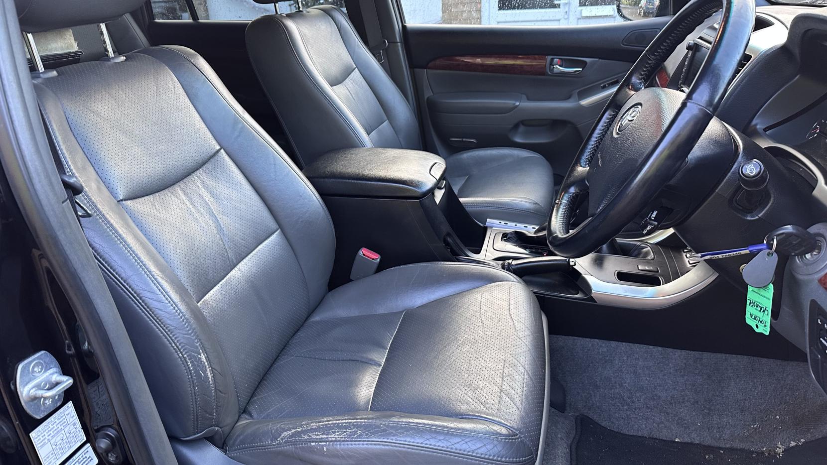 Toyota Land Cruiser 4.0 VVT-i V6 LC4 SUV 5dr Petrol Automatic (305 g/km, 245 bhp)