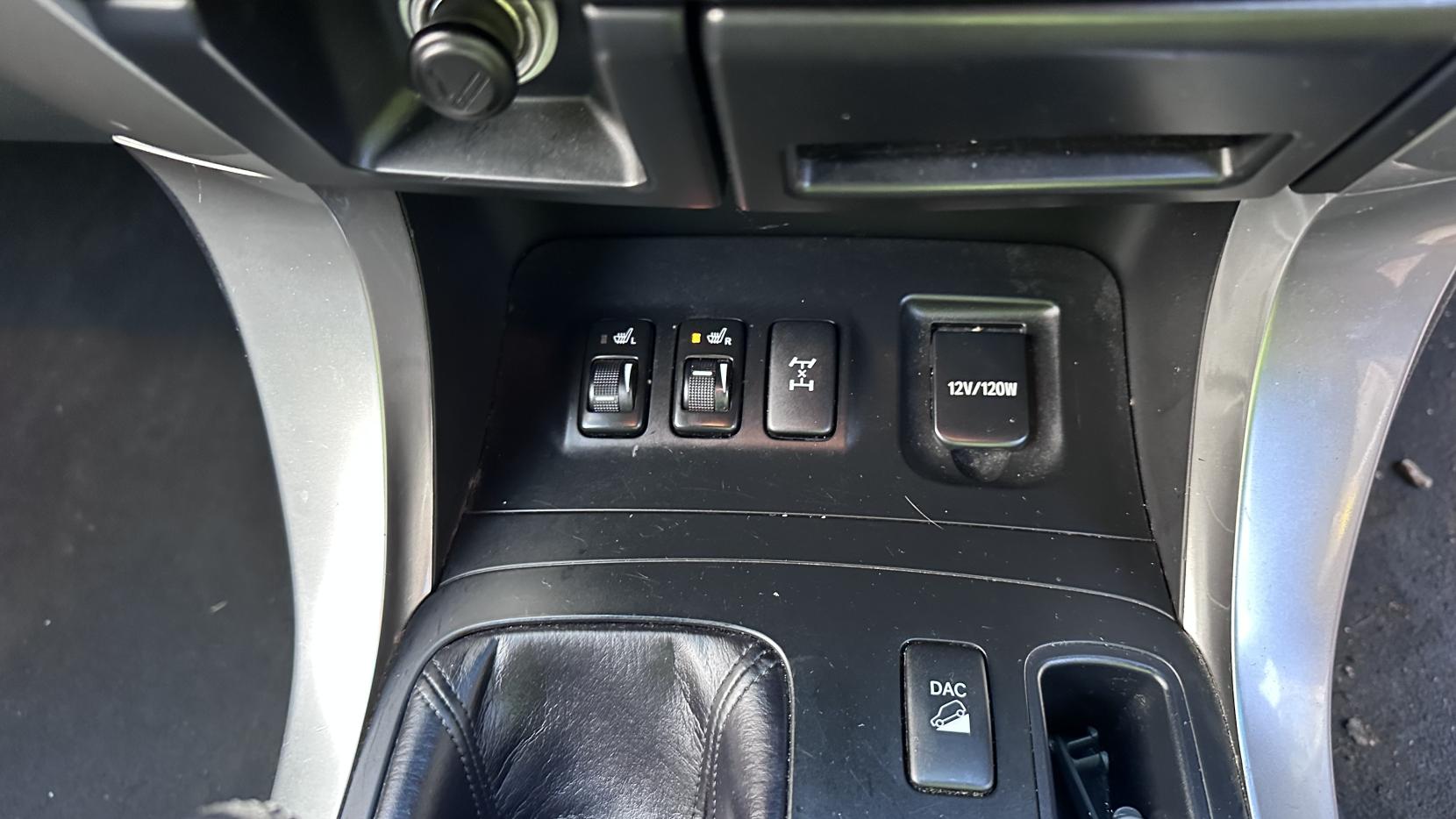 Toyota Land Cruiser 4.0 VVT-i V6 LC4 SUV 5dr Petrol Automatic (305 g/km, 245 bhp)