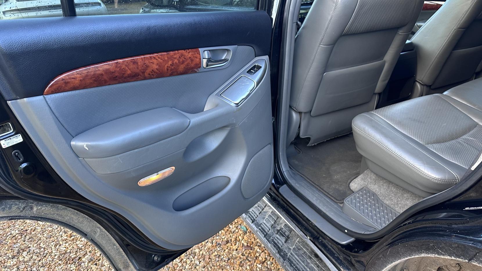 Toyota Land Cruiser 4.0 VVT-i V6 LC4 SUV 5dr Petrol Automatic (305 g/km, 245 bhp)