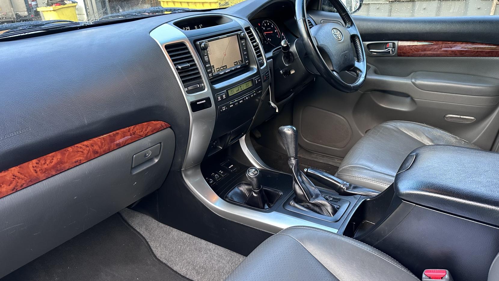 Toyota Land Cruiser 4.0 VVT-i V6 LC4 SUV 5dr Petrol Automatic (305 g/km, 245 bhp)