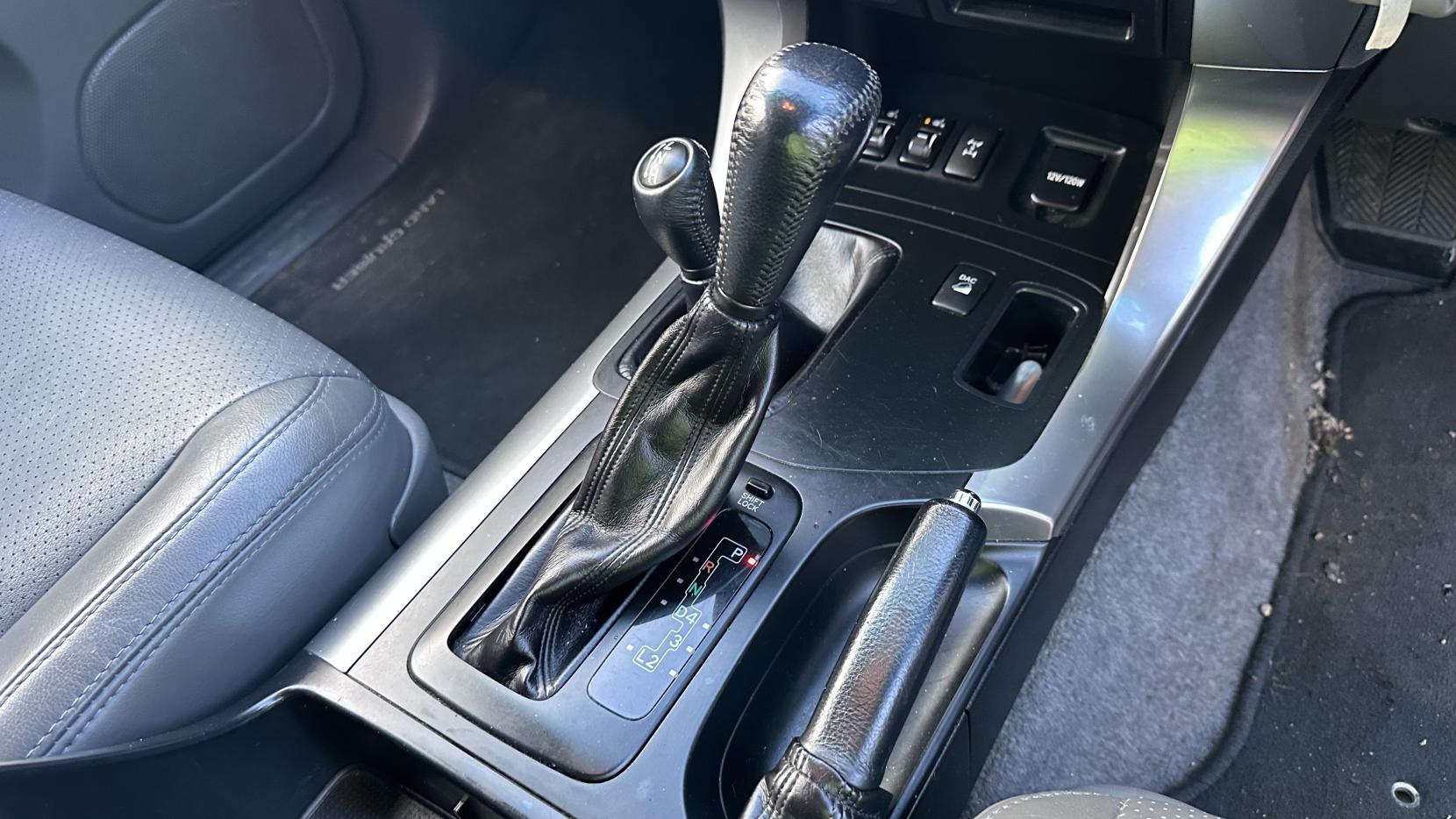 Toyota Land Cruiser 4.0 VVT-i V6 LC4 SUV 5dr Petrol Automatic (305 g/km, 245 bhp)