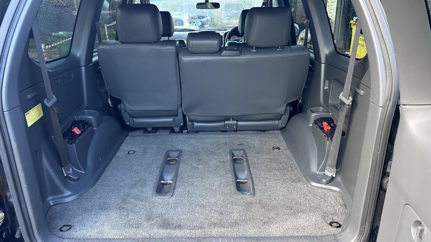 Toyota Land Cruiser 4.0 VVT-i V6 LC4 SUV 5dr Petrol Automatic (305 g/km, 245 bhp)