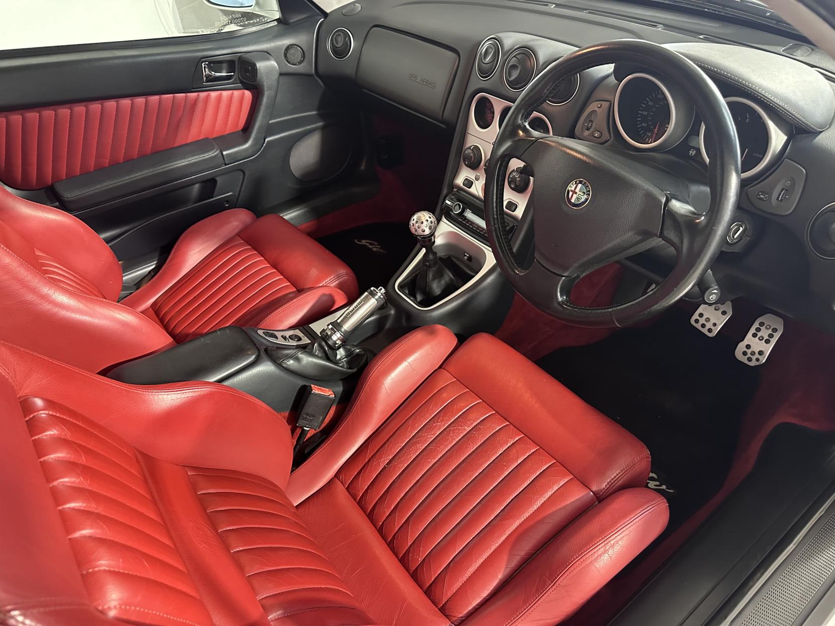 Alfa Romeo GTV 3.0 V6 24V Lusso Coupe 2dr Petrol Manual (278 g/km, 220 bhp)