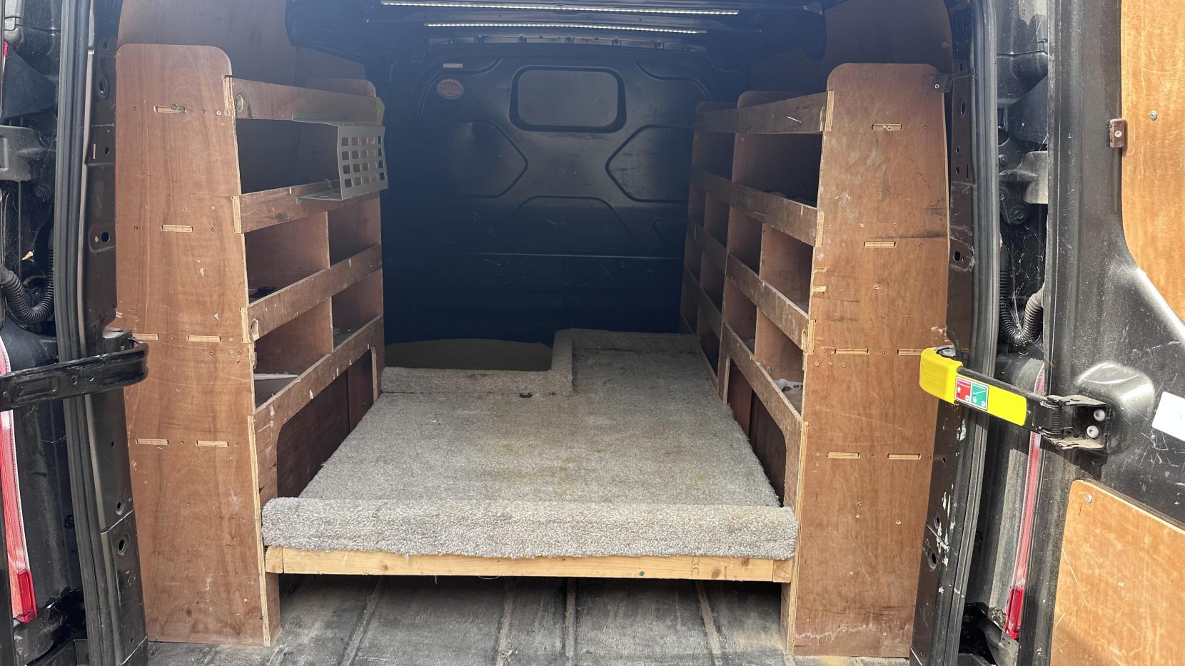 Ford Transit Custom 2.2 TDCi 270 Limited Panel Van 5dr Diesel Manual L1 H1 (186 g/km, 123 bhp)